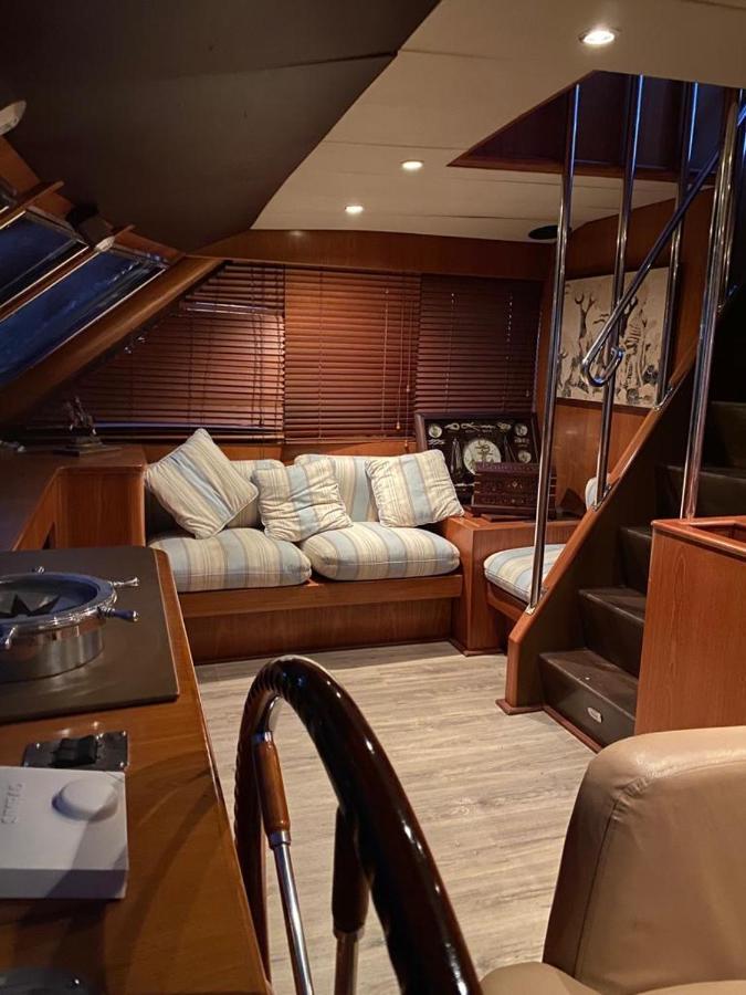 מלון סנט אדריה דה בסוס Amazing Boat To Sleep In Barcelona מראה חיצוני תמונה